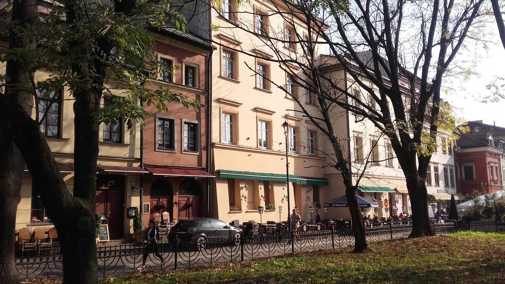Momotown Privates Bed & Breakfast Krasków Eksteriør bilde