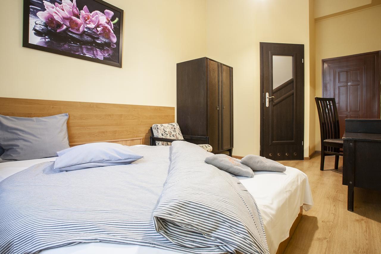 Momotown Privates Bed & Breakfast Krasków Eksteriør bilde