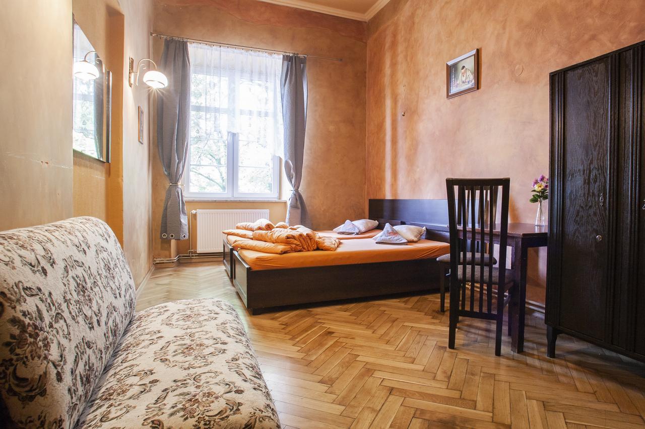 Momotown Privates Bed & Breakfast Krasków Eksteriør bilde